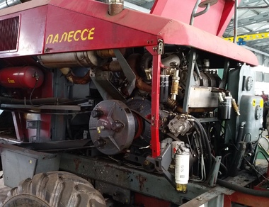 Аднаўленчы рамонт камбайна Палессе