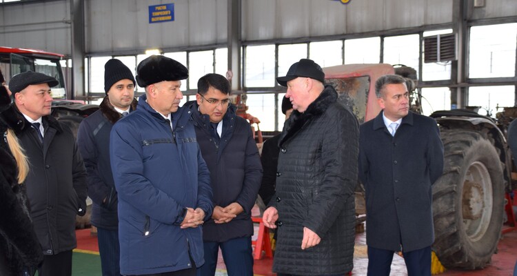 Делегация Ферганской области Республики Узбекистан во главе с советником хокима по развитию местной промышленности Акмалом Пулатовым побывала с визитом на нашем предприятии.